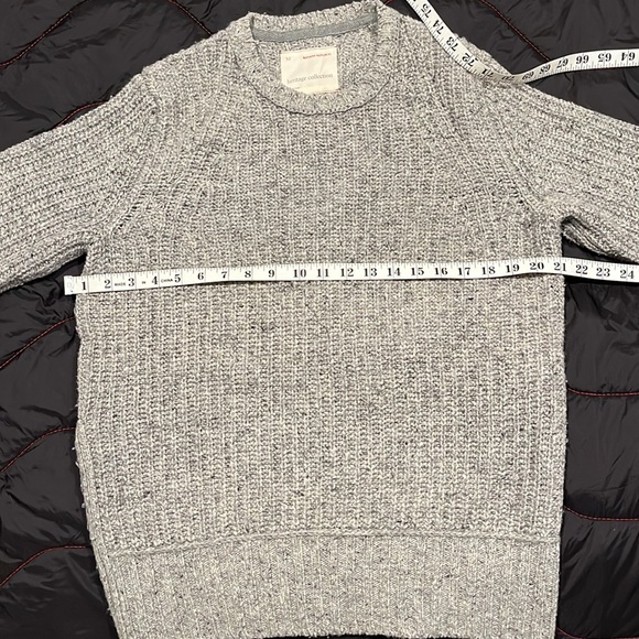 Banana Republic Heritage Sweater - Picture 9 of 13